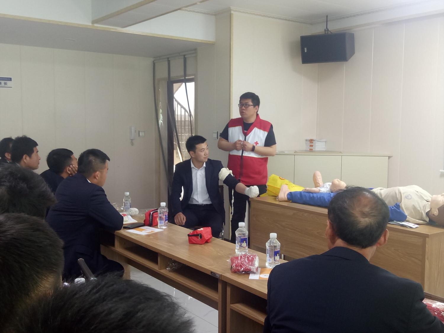 紅十字會應(yīng)急救護(hù)培訓(xùn)進(jìn)企業(yè)，聚力提升員工自救互救能力