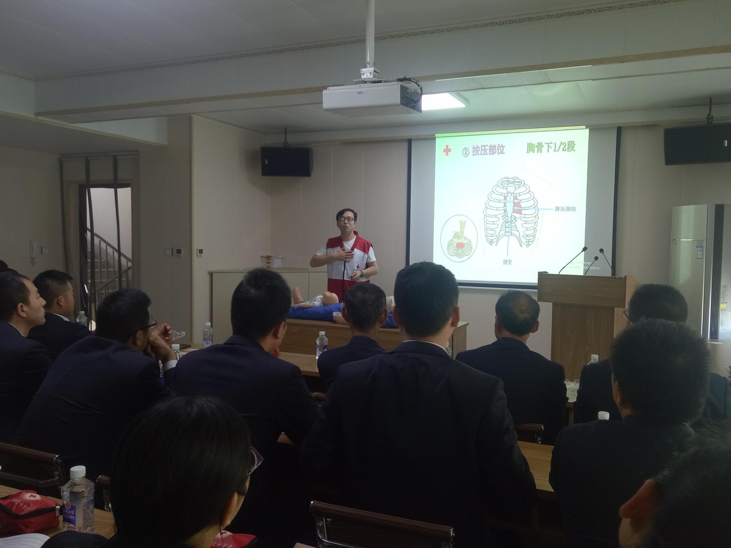 紅十字會應(yīng)急救護(hù)培訓(xùn)進(jìn)企業(yè)，聚力提升員工自救互救能力