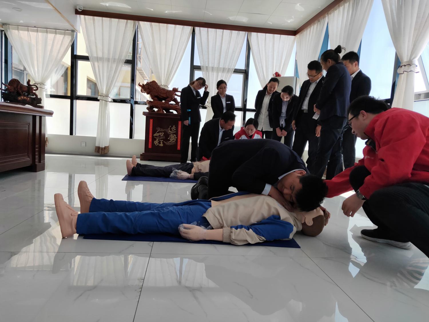 紅十字會應(yīng)急救護(hù)培訓(xùn)進(jìn)企業(yè)，聚力提升員工自救互救能力