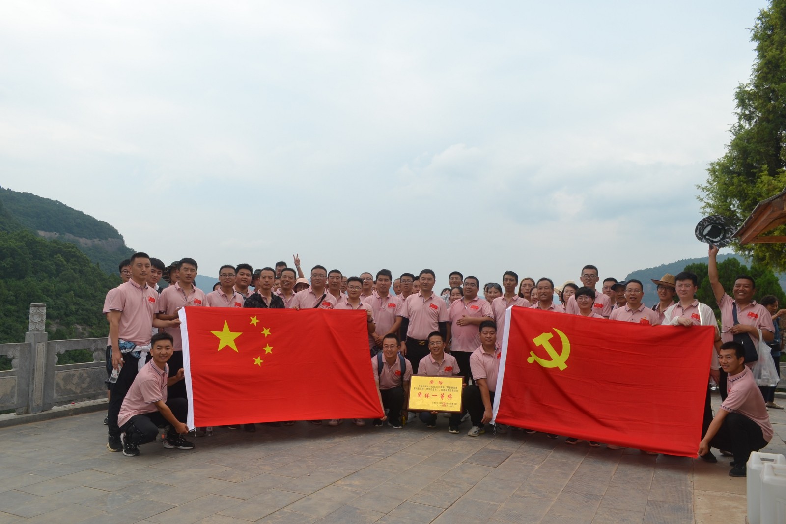 學(xué)習(xí)百年黨史  唱響時(shí)代樂章  追憶先輩精神  傳承紅色基因