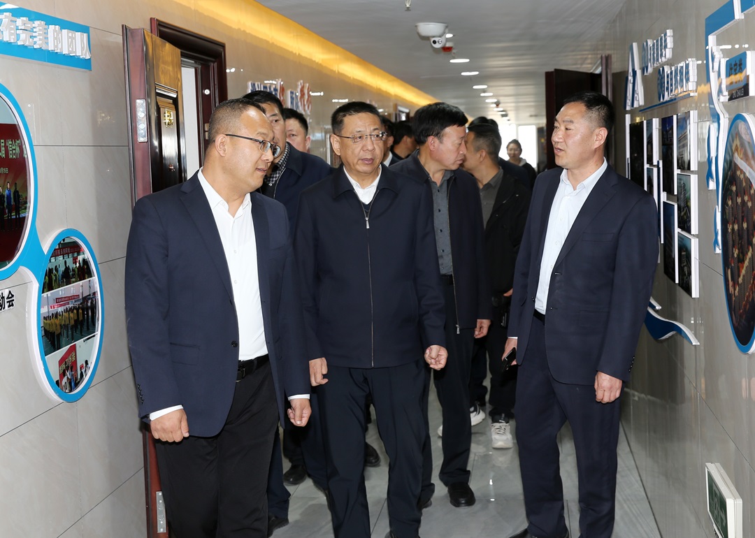 慶陽(yáng)市政協(xié)領(lǐng)導(dǎo)蒞臨我公司指導(dǎo)調(diào)研工作