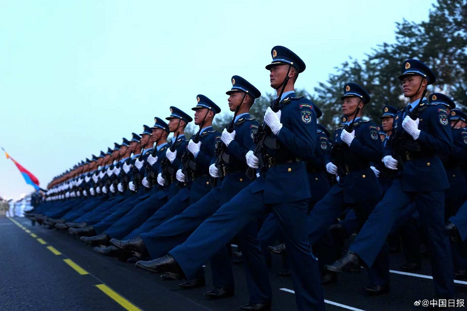 甘肅信合工程設(shè)計(jì)有限公司組織集體觀看閱兵儀式，威武之師激勵(lì)奮發(fā)之志